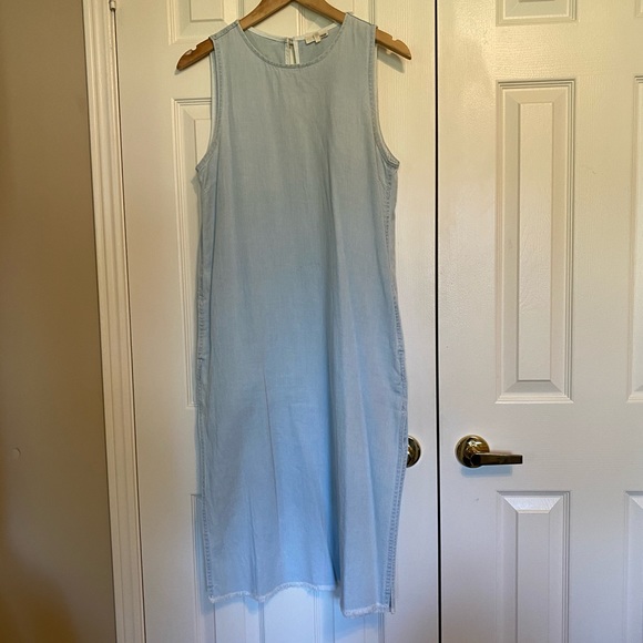 Light jean dress. - Picture 1 of 6